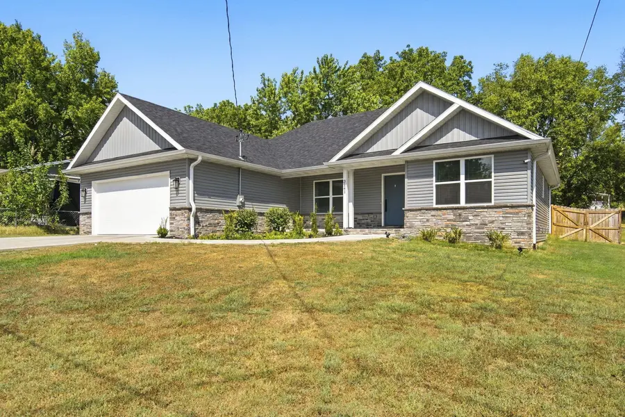 3141 E Iroquois ST, Springfield, MO 65804