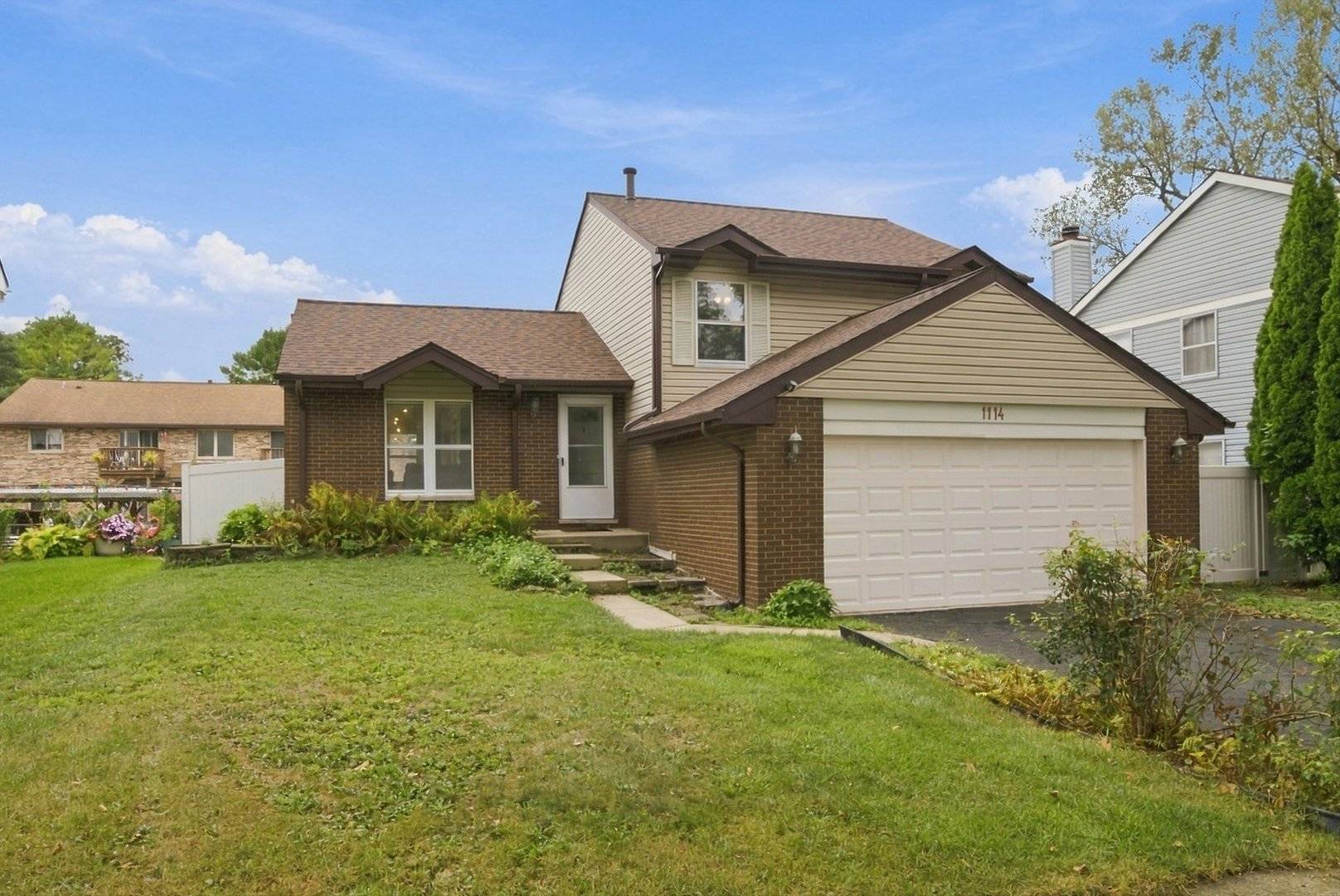 1114 Buttonwood DR, Westmont, IL 60559