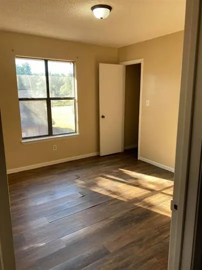 139 Elm DR #106, Lockhart, TX 78644