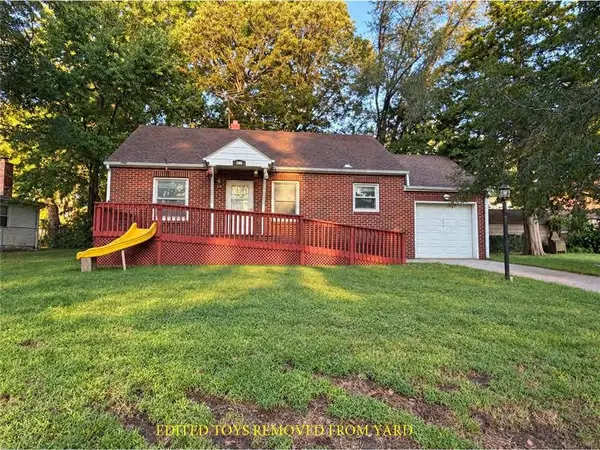 506 S Hedges AVE, Sugar Creek, MO 64054