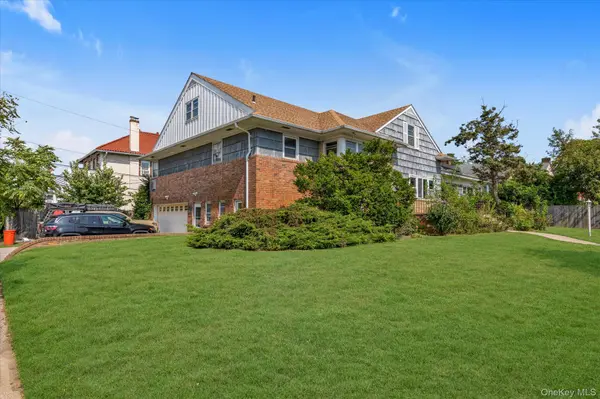 305 E Olive ST, Long Beach, NY 11561