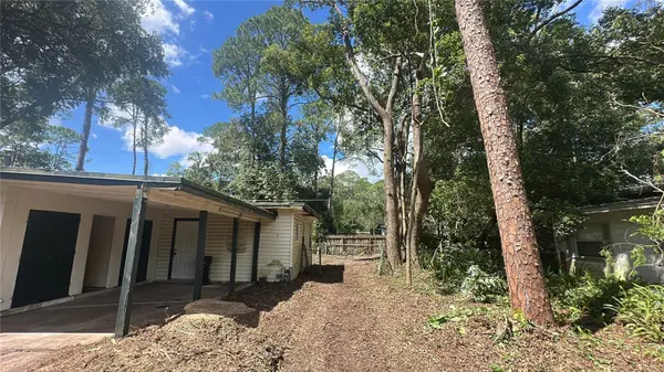 2002 NE 7TH TER, Gainesville, FL 32609