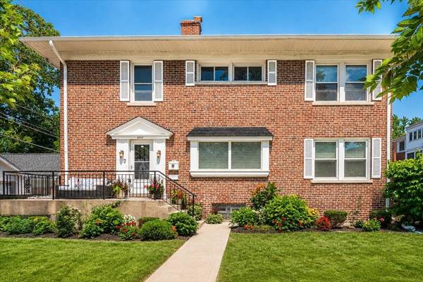2611 Walnut AVE, Evanston, IL 60201