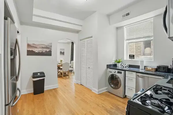 2724 W Division ST #2F, Chicago, IL 60622
