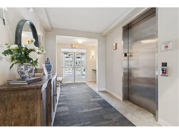5225 Grandview SQ #308, Edina, MN 55436