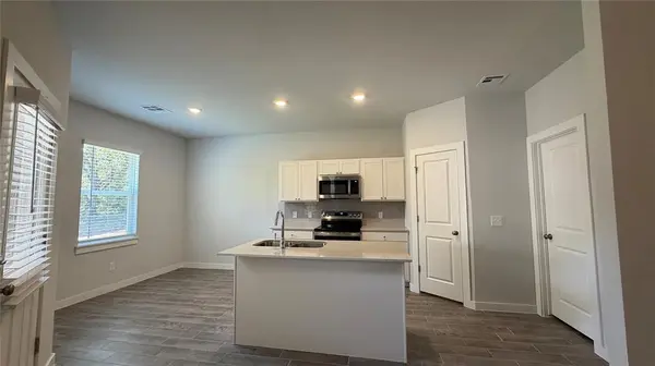 17039 Oak Ridge CIR, Newalla, OK 74857