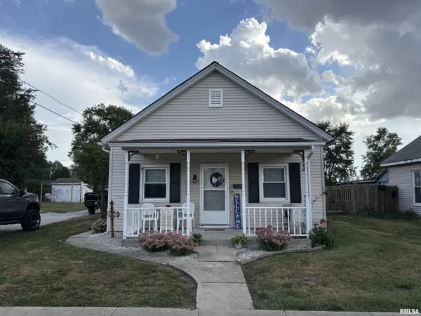 213 E MADISON ST, Girard, IL 62640