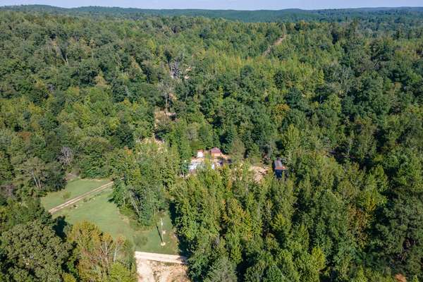 664 Russ Valley Rd, Lobelville, TN 37097