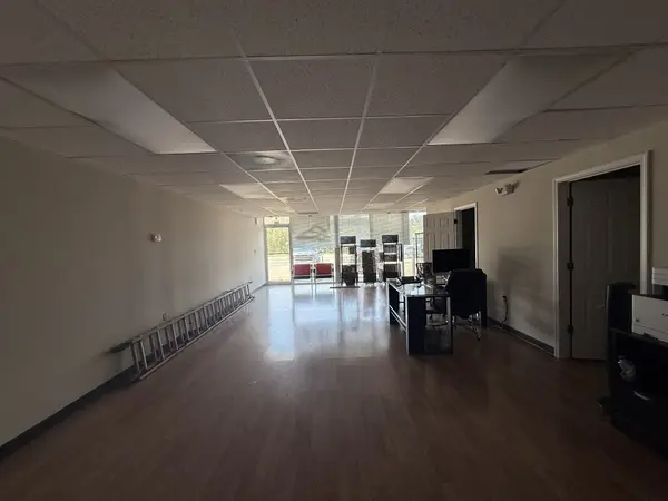 605A N Riverside Dr, Clarksville, TN 37040