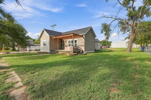222 S 5th, Conway Springs, KS 67031