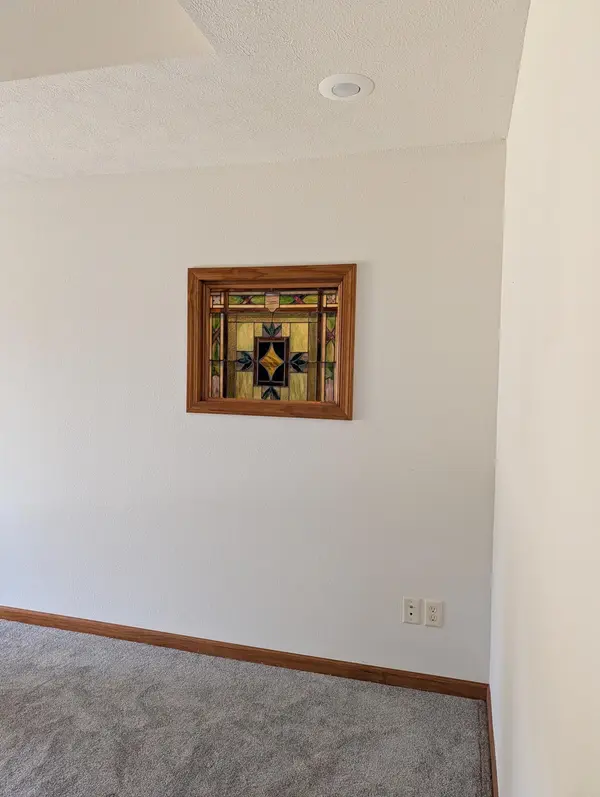 1391 S Meadow LN, Bolivar, MO 65613