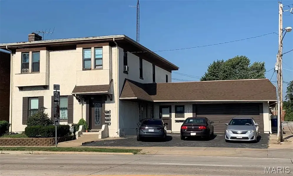 125 S 5th ST #B, St Charles, MO 63301