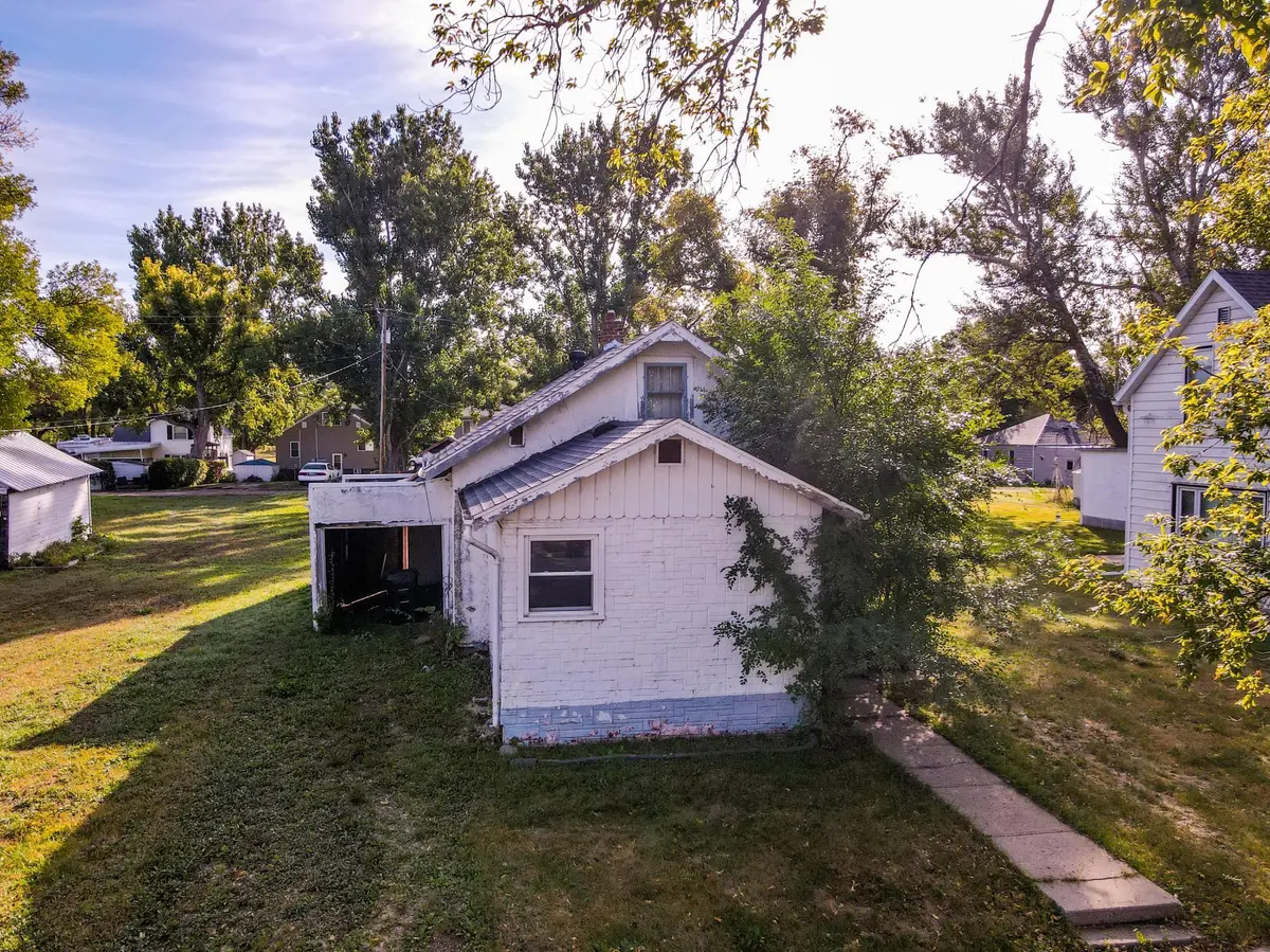 432 7th AVE NE, Valley City, ND 58072