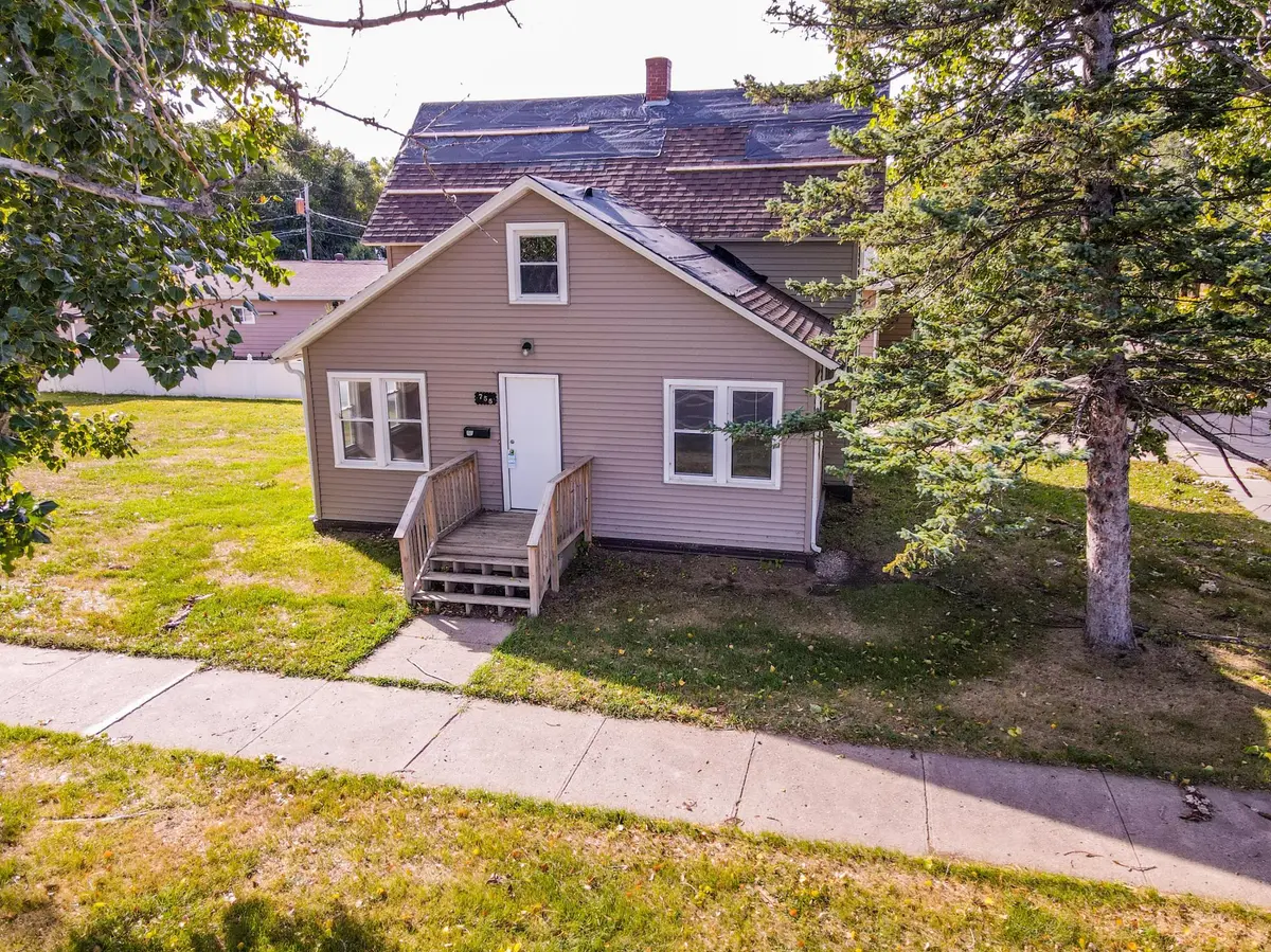 755 4th ST SW, Valley City, ND 58072