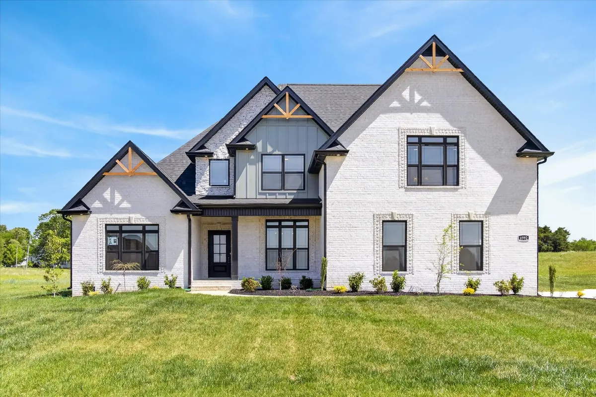 4992 Royal View Way, Clarksville, TN 37040