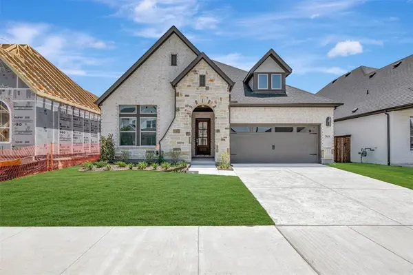7829 Pondview Lane, Fort Worth, TX 76123