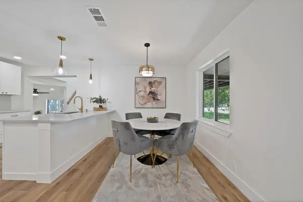 2926 Hillglenn Road, Dallas, TX 75228