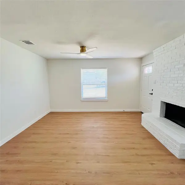 1701 Justin Lyn Street, Arlington, TX 76012