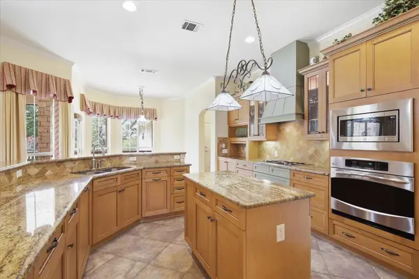 203 Wagon Way, Bastrop, TX 78602