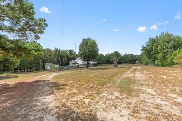 10520 N Highway 77, Lexington, TX 78947