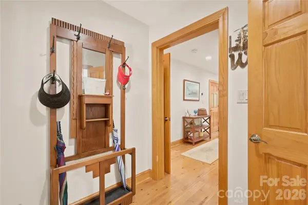 351 Silver Springs DR #B, Banner Elk, NC 28604