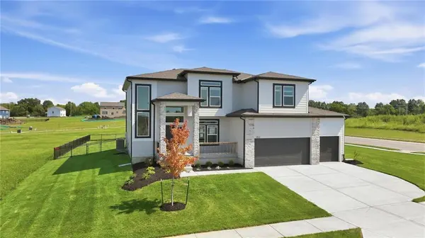 1513 SE Rising Sun DR, Lee's Summit, MO 64081