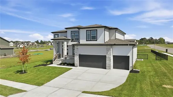 1513 SE Rising Sun DR, Lee's Summit, MO 64081