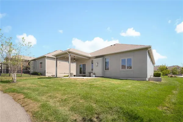 11656 Deer Run ST, Olathe, KS 66061