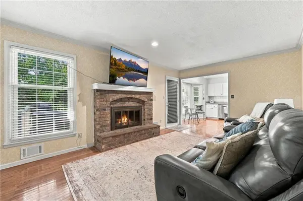 900 SW Murray RD, Lee's Summit, MO 64081