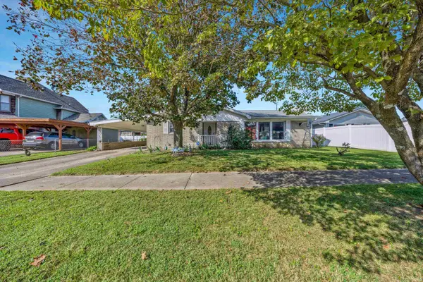 110 E Pine ST, Princeton, IN 47670