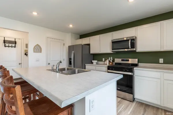 4790 Carson CT, Woodburn, IN 46797