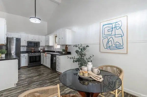 1250 N Arbutus TRL, Warsaw, IN 46580