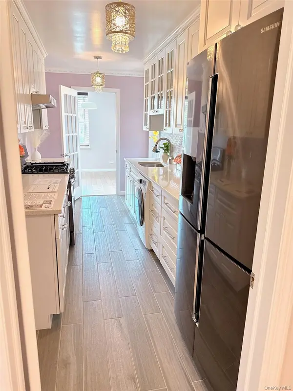 18-65 211th ST #5G, Bayside, NY 11360