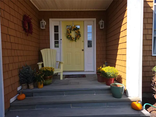 280 Marina LN, East Marion, NY 11939