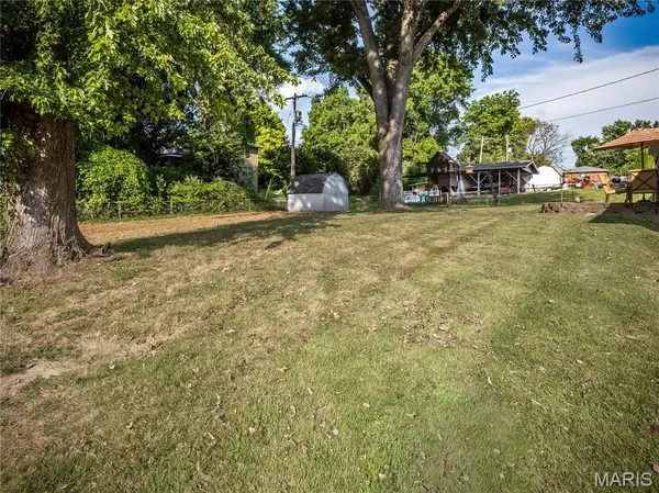 113 Ridgemoor DR, Glen Carbon, IL 62034