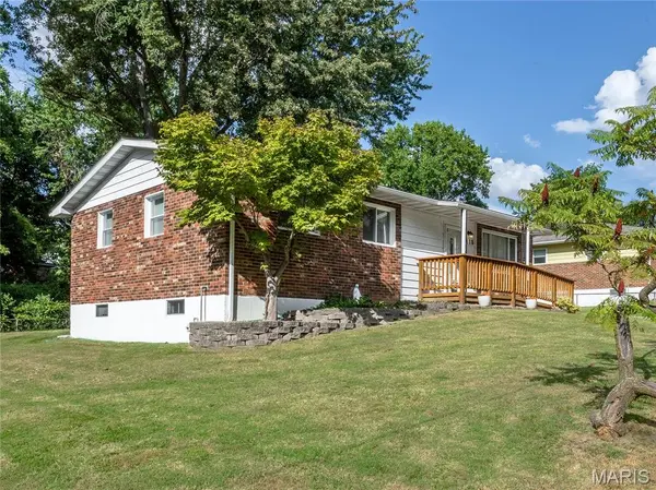 113 Ridgemoor DR, Glen Carbon, IL 62034