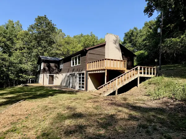 378 Contentment RD, Makanda, IL 62958