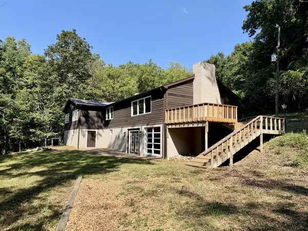 378 Contentment RD, Makanda, IL 62958