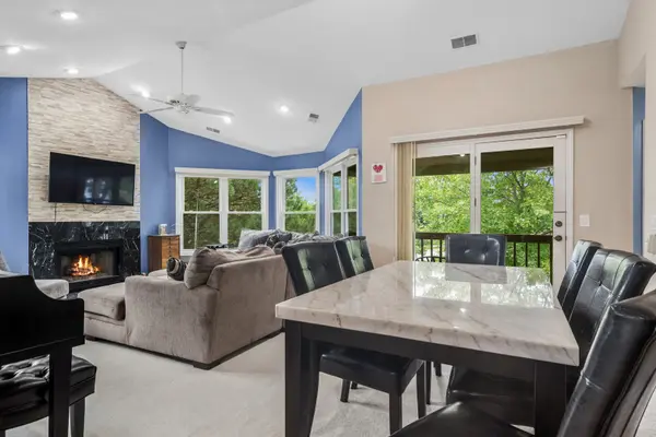 71 Willow Pkwy #72-2, Buffalo Grove, IL 60089