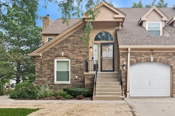 71 Willow Pkwy #72-2, Buffalo Grove, IL 60089