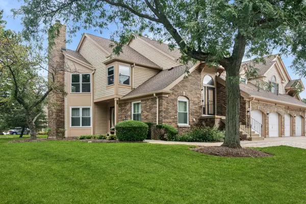 71 Willow Pkwy #72-2, Buffalo Grove, IL 60089