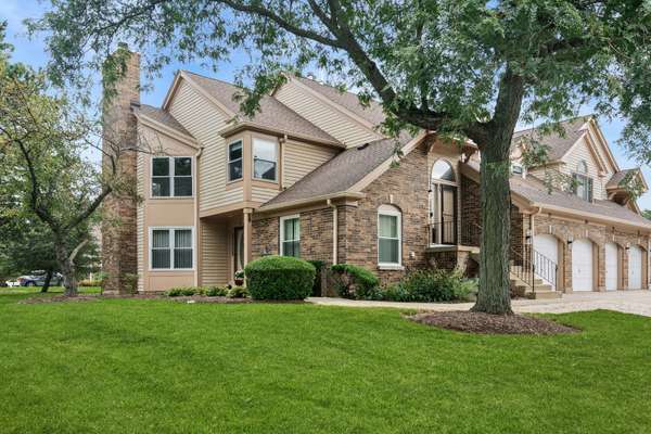 71 Willow Pkwy #72-2, Buffalo Grove, IL 60089