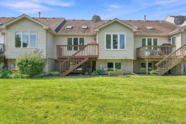 306 Conley DR, Elburn, IL 60119