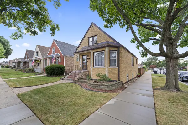 5300 S Narragansett AVE, Chicago, IL 60638