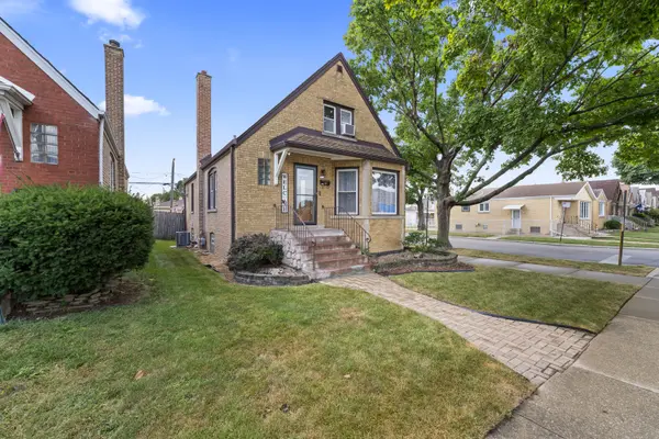 5300 S Narragansett AVE, Chicago, IL 60638