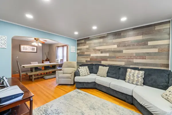 5300 S Narragansett AVE, Chicago, IL 60638