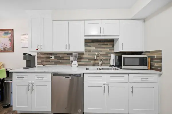 8812 Briar CT #2D, Des Plaines, IL 60016