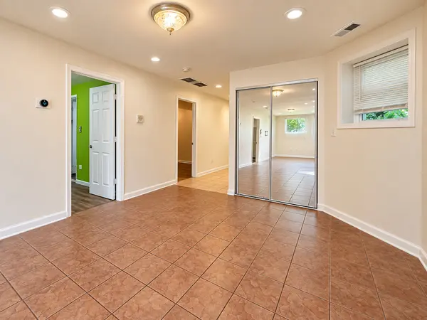 1229 N Austin BLVD #1, Chicago, IL 60651