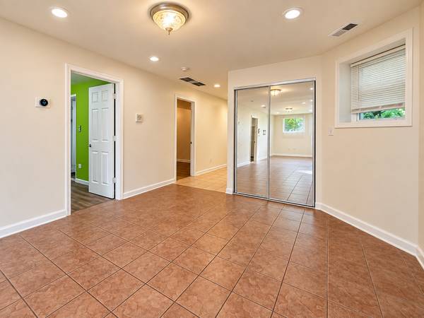 1229 N Austin BLVD #1, Chicago, IL 60651