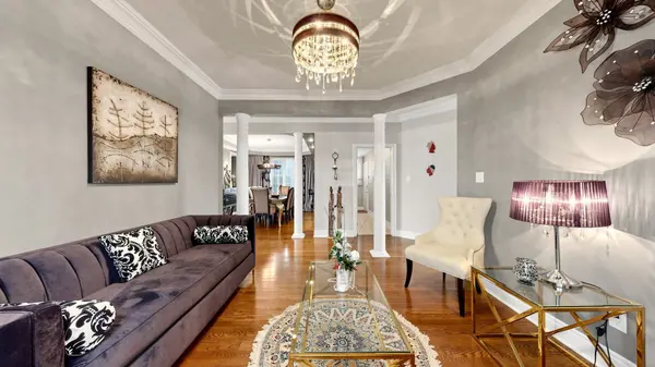 651 Via Romano BLVD, Vaughan, ON L6A 0G1